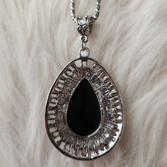 Silver and Black Pendant Necklace - Picture 5 of 5